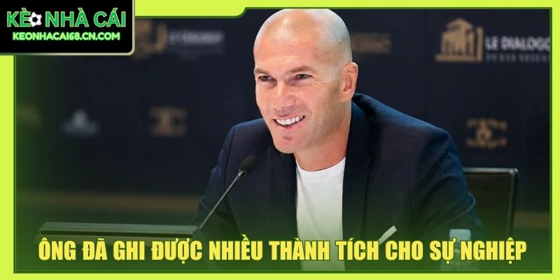 Ông đã ghi được nhiều thành tích cho sự nghiệp bóng đá